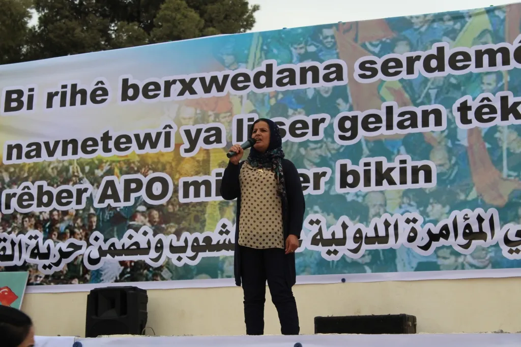 Li Kobanê li dijî komployê çalakiyeke protestoyê