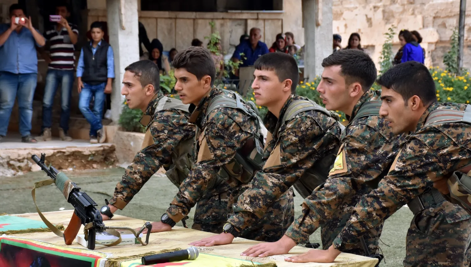 Li Helebê dewreyeke nû ya şervanên YPG`ê bi dawî bû       