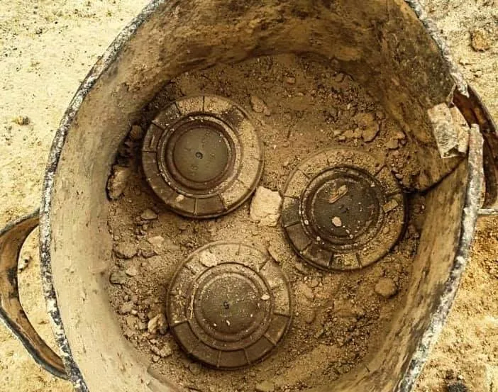 Li Reqayê bombeyek û 4 mayîn hatin bêbandorkirin