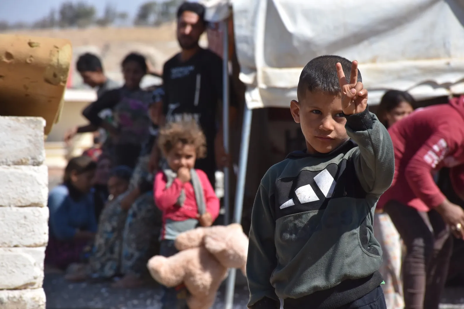 Kampa Efrînê li gorî derfetên heyî  xizmetê dike