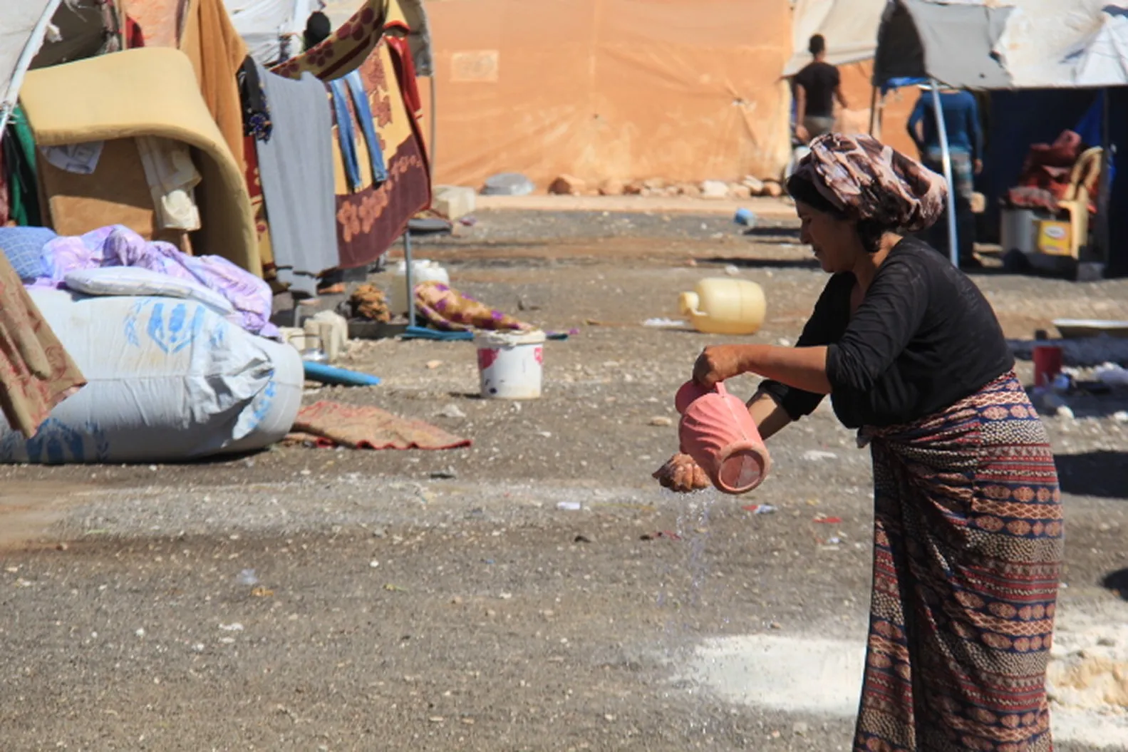Kampa Efrînê li gorî derfetên heyî  xizmetê dike