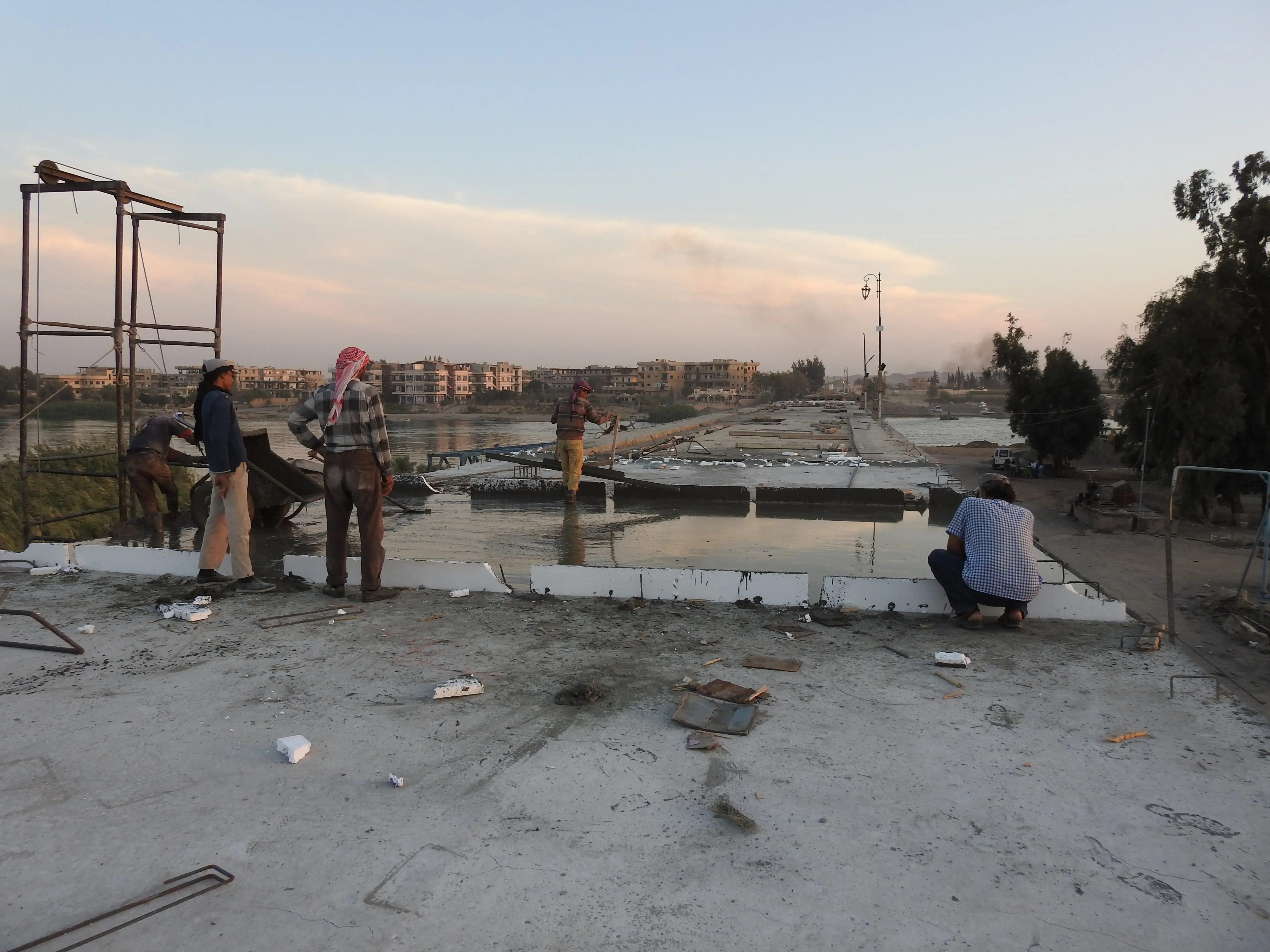 Reqa piştî salekê: kedên mezin di aliyê xwebirêvebirinê, xizmetguzarî û jinûve avakirinê de- 1