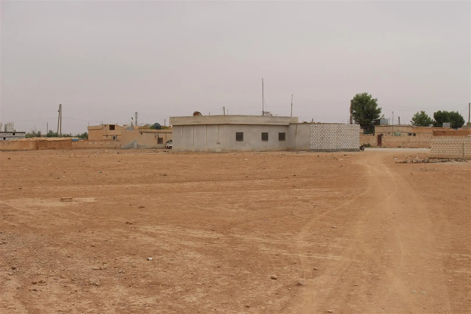 Tevî derfetan kêm jî Şaredariya Tiwêna çaraseriyên demkî peyda dike