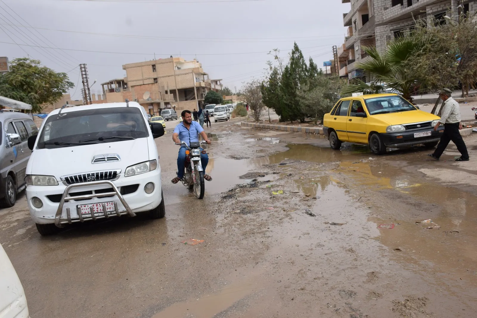 Zivistan li ber derî ye lê rêyên Hesekê wekî xwe ne