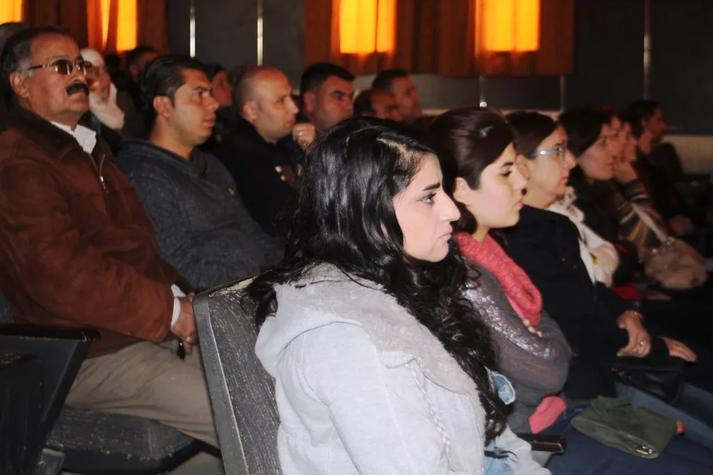 Şopdarên Rojê pêşangeha wêneyan li Kobanê vekir