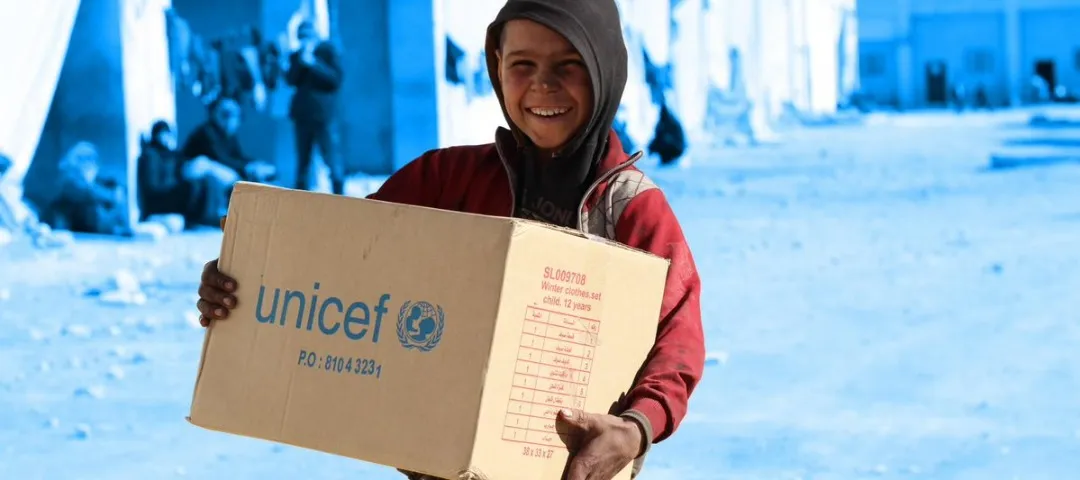 UNICEF banga alîkariya bi koçberên kampa El-Rukban re dike