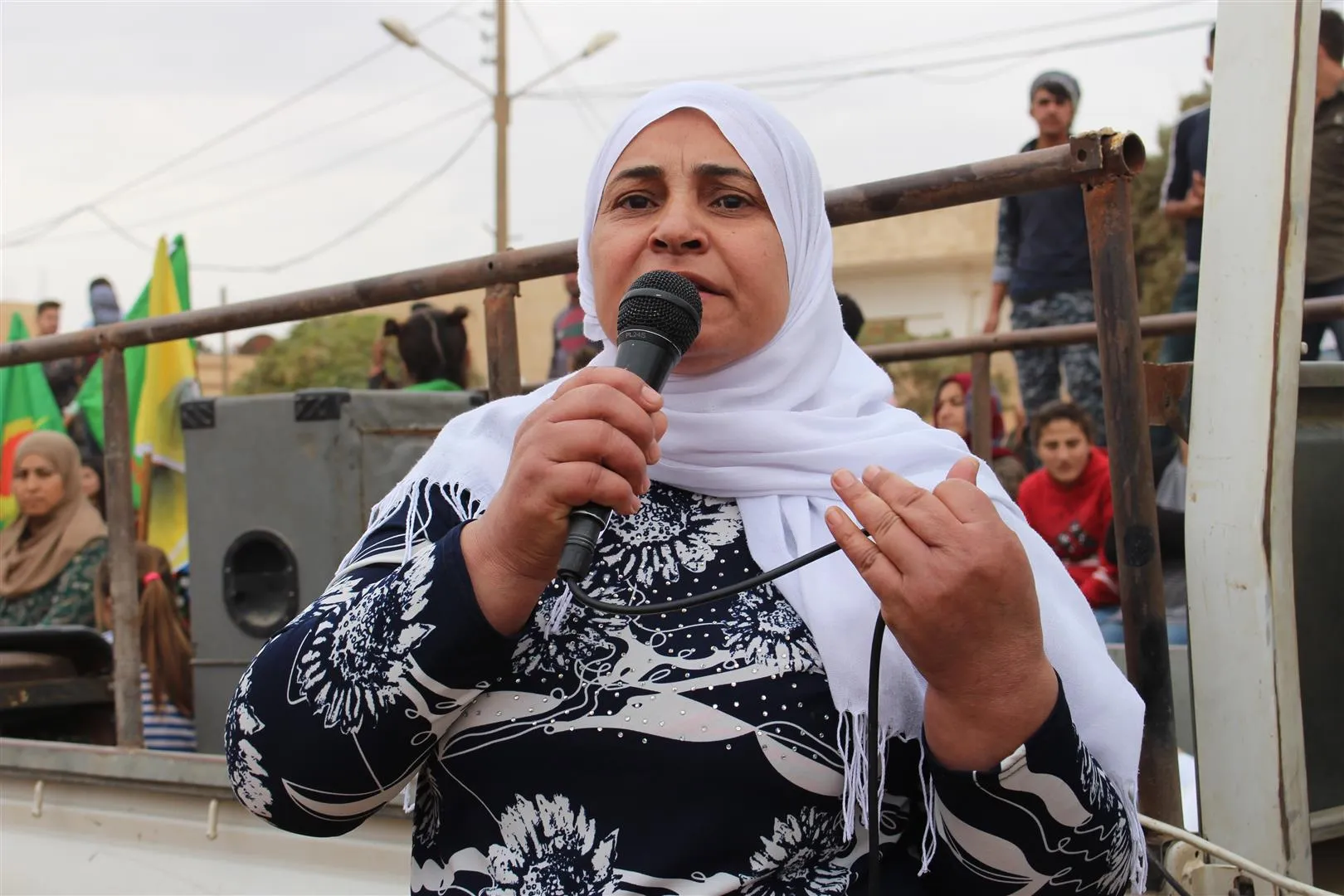 ‘Bi saya hêz û îradeya jinên azad dê Efrîn rizgar bibe’