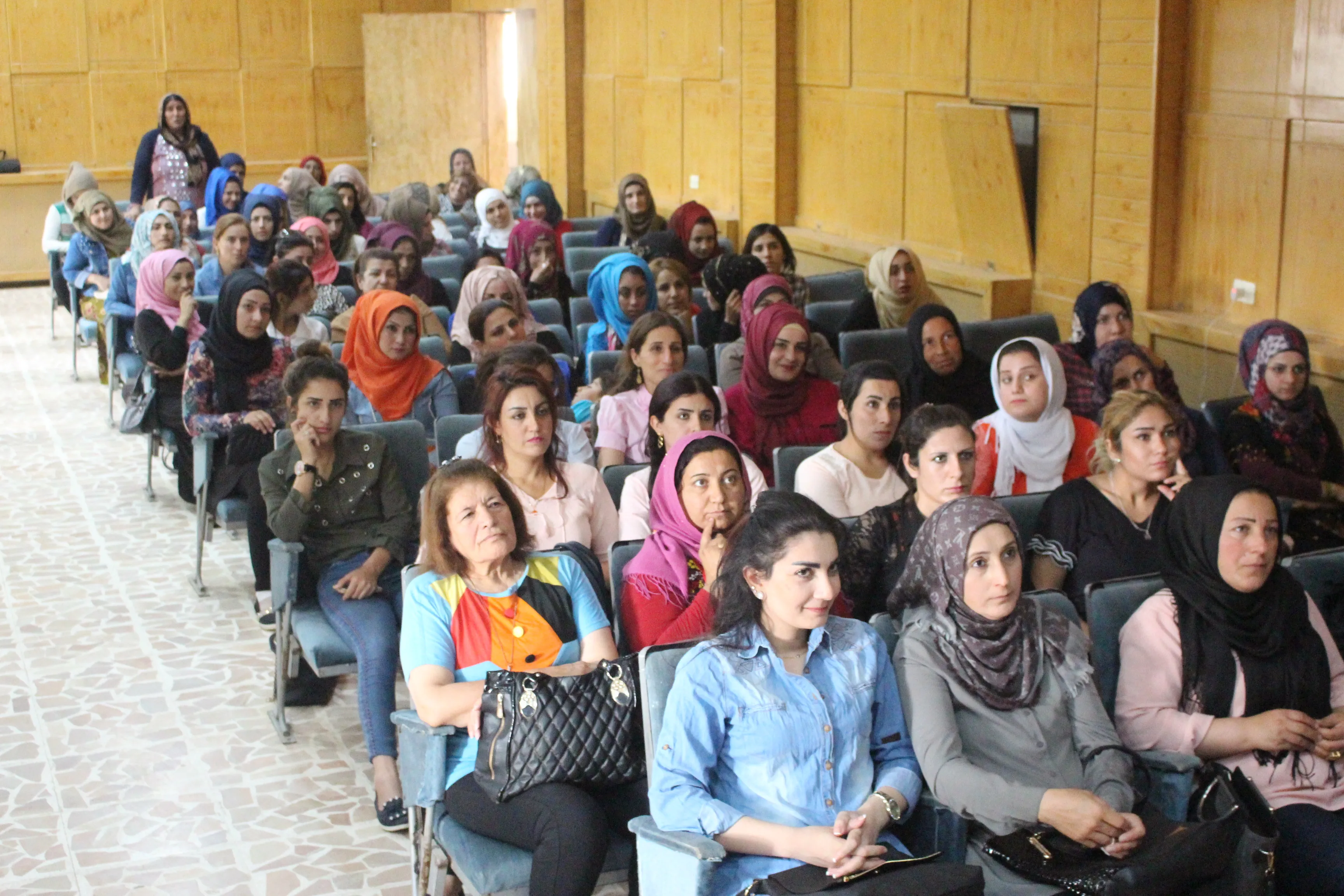 ‘Reşnivîsa zagonên jinên Bakurê Sûriyeyê mafê jinan diparêze’