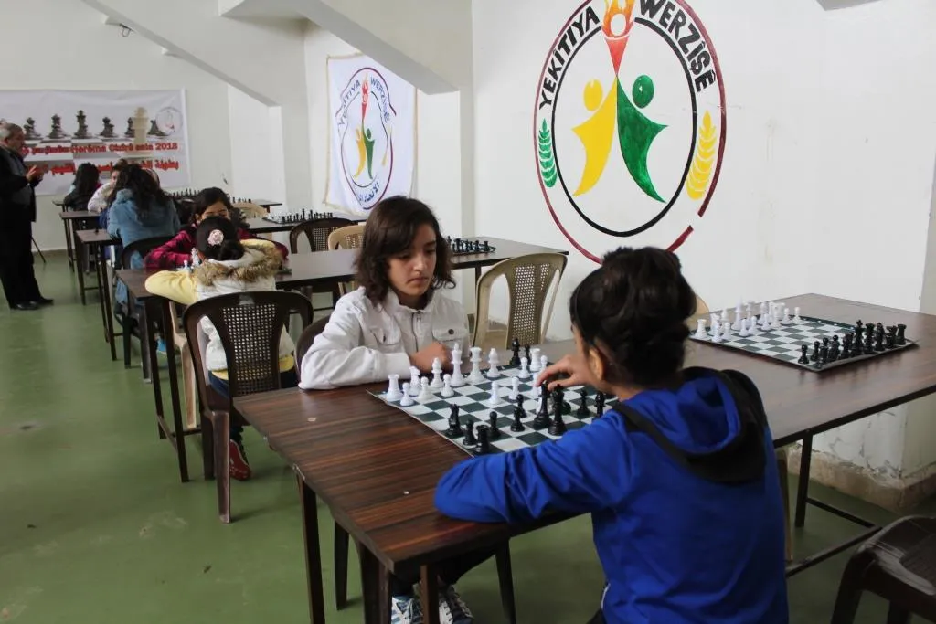 Yekemîn pêşbirka şetrencê ya jinan li herêma Cizîrê hate organîzekirin
