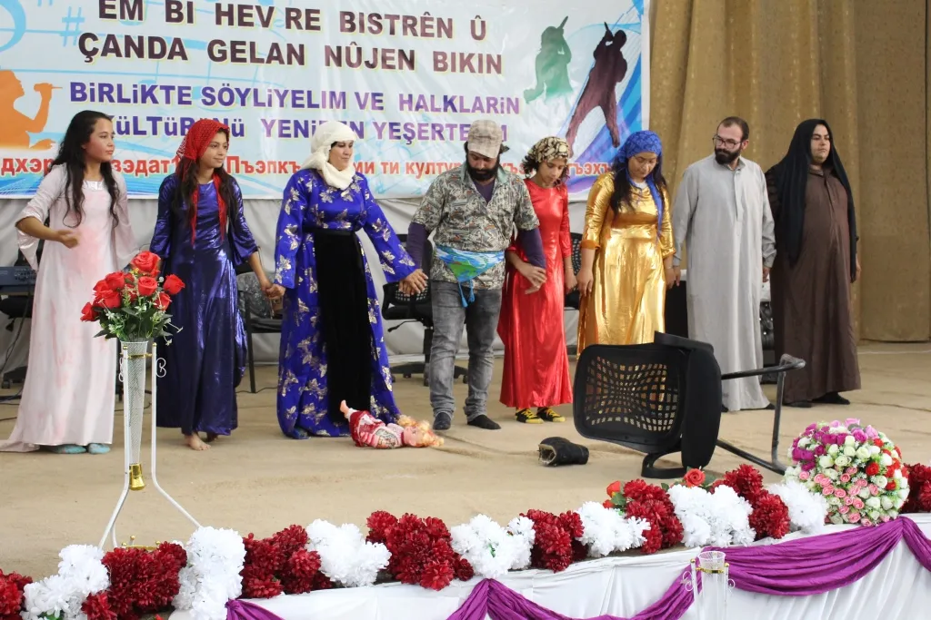 1.Mîhrecana Stranan a Minbicê tê lidarxistin