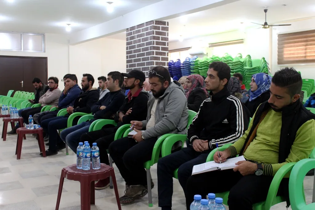 Yekitiya Ragihandina Azad civînek ji rojnamevanên Tebqayê re li dar xist