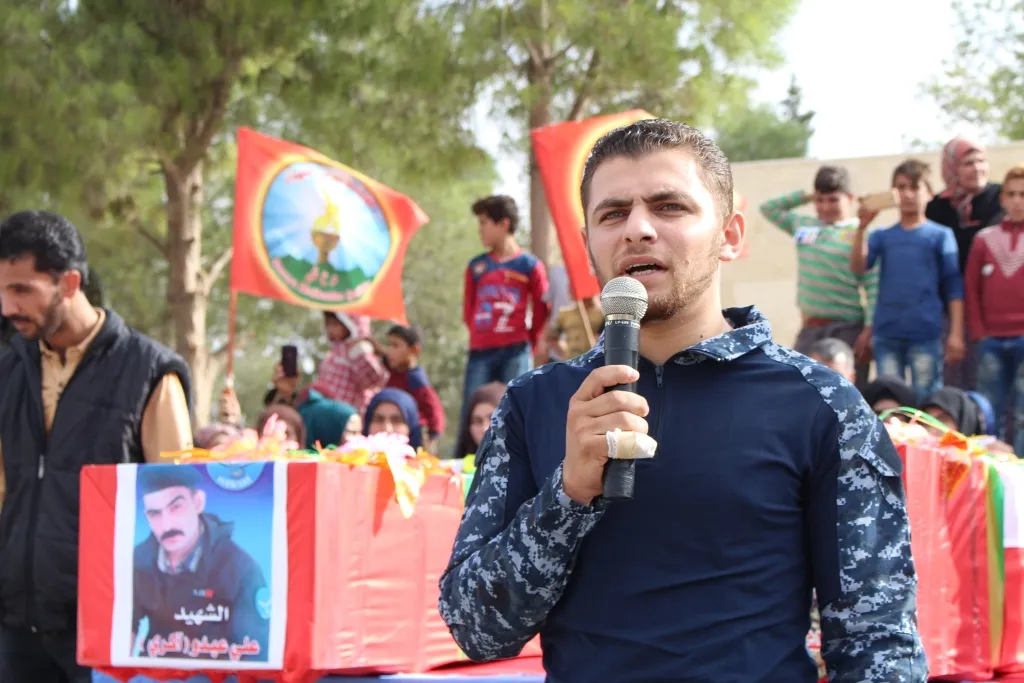 Şêniyên Minbicê bi merasîmeke bi heybet du şehîd oxir kirin