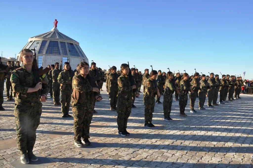 Li Kobanê şehîdek hate oxirkirin û nasnemeya du şehîdan hate eşkerekirin