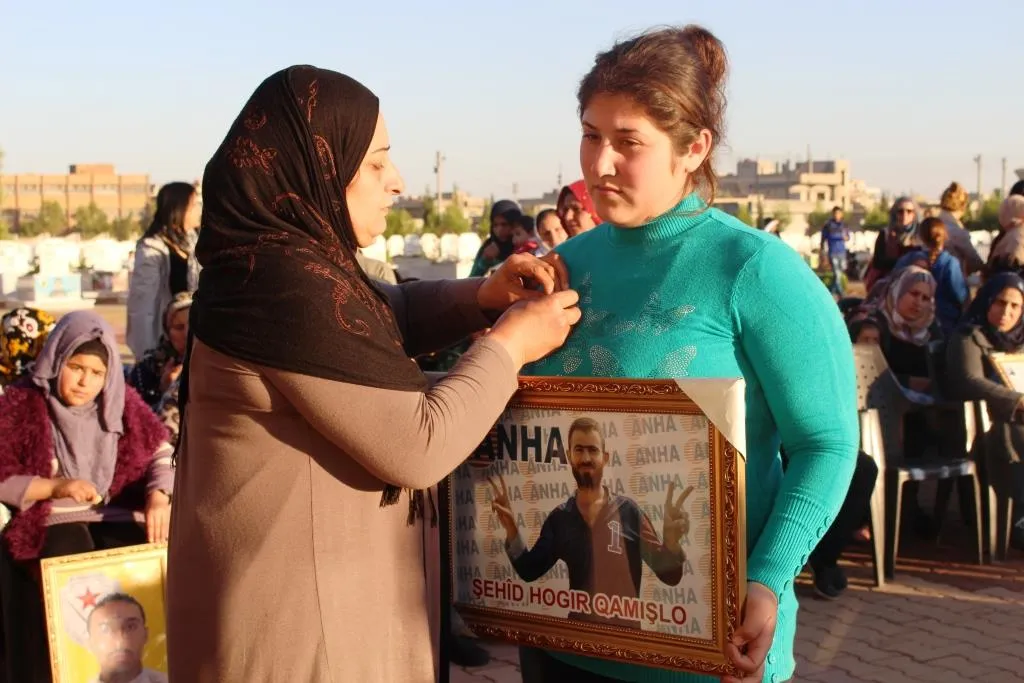 Şêniyên Qamişlo şehîdên meha Cotmehê bi bîr anîn