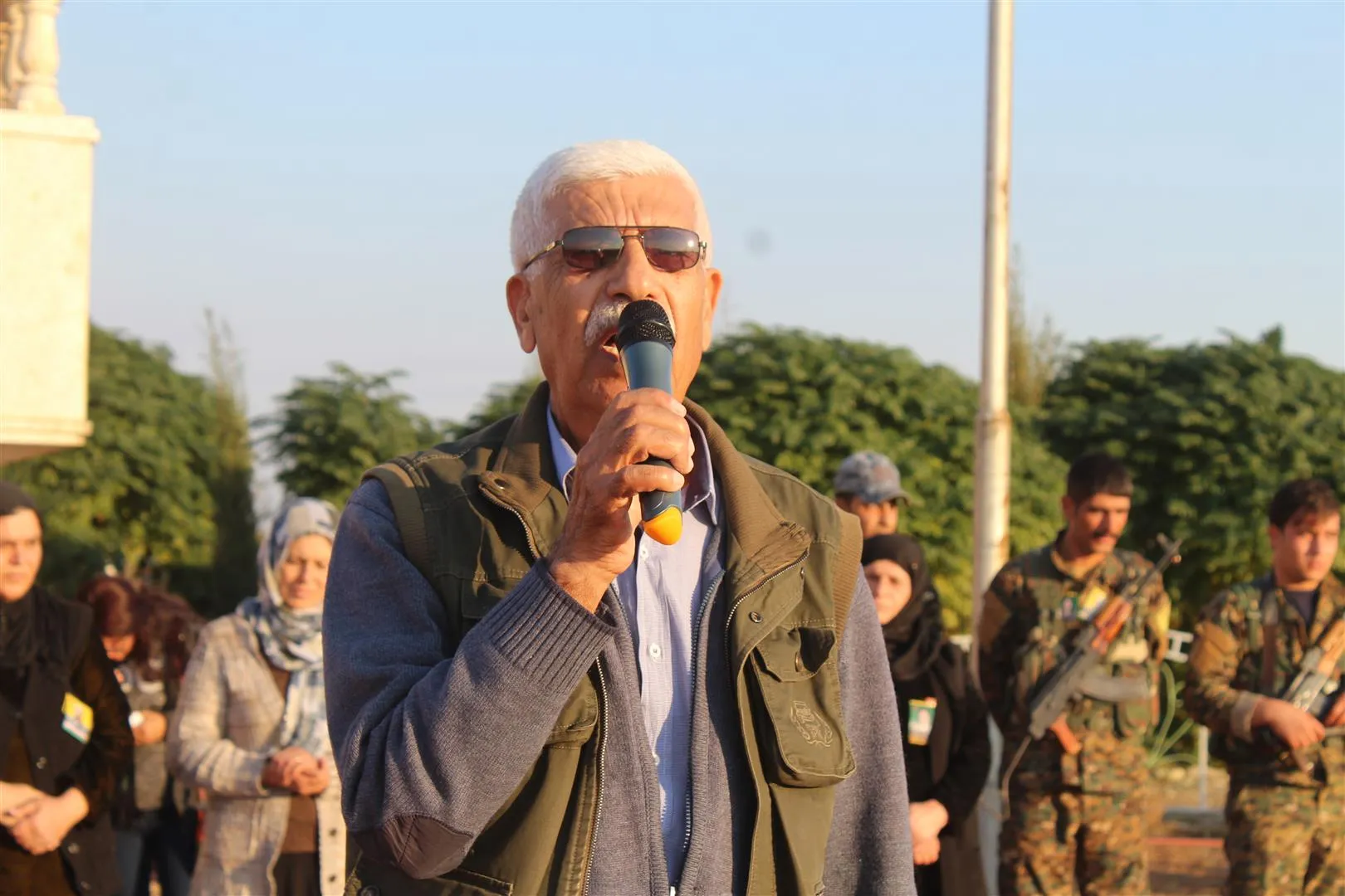 Bi hezaran kes cenazeyê şehîd Roniya û Zinar oxir kirin