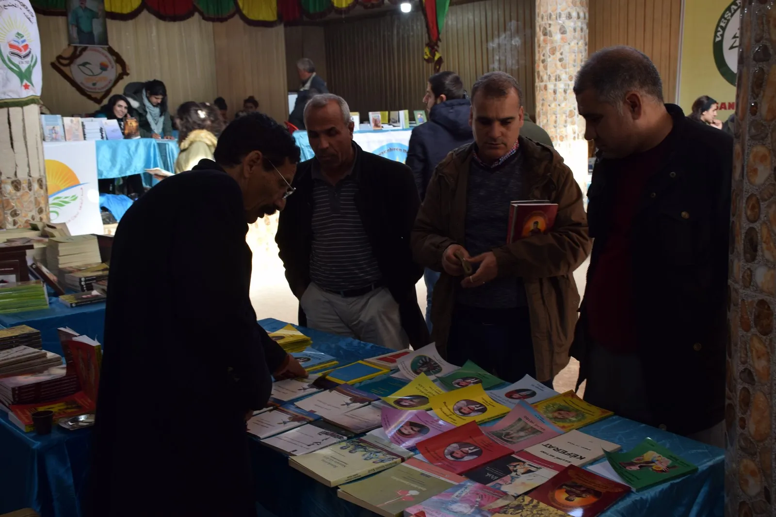 Lêkolînerek Kurd: Gelê me êdî girîngî dide xwendina pirtûkan