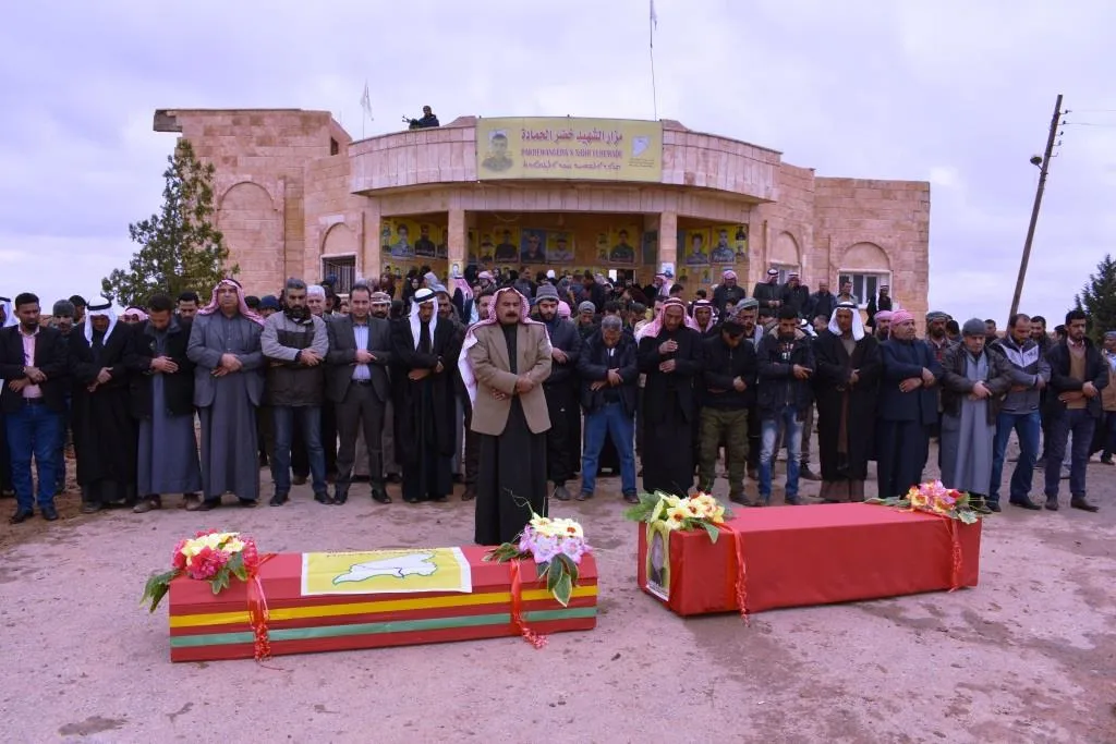 Bi hezaran cenazeyê El-Rîbah û El-Cerah spartin axê