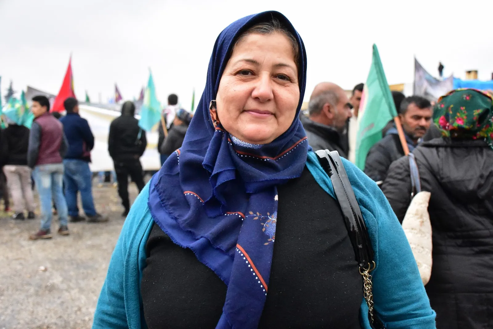 Gelê Efrînê şideta li dijî jinan şermezar kirin