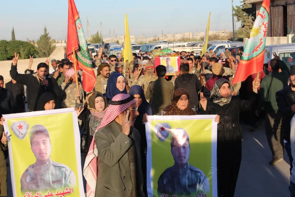 Li Minbicê şehîd Elî El-Rizqo hate oxirkirin û şehîdên meha Cotmehê hatin bibîranîn