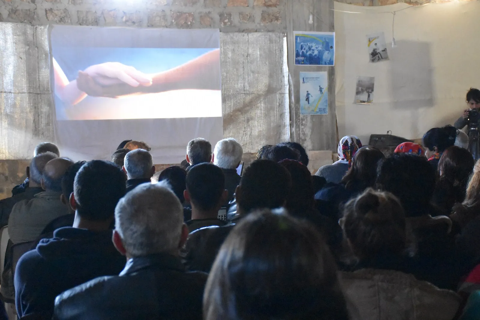 Li Kobanê, kampa Serdem û kampa Eyn Îsayê rêzefîlm hatin pêşandan