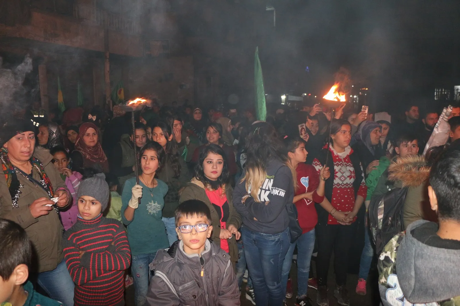 Ciwanên Helebê salvegera PKK‘ê pîroz kirin û tecrîd şermezar kirin
