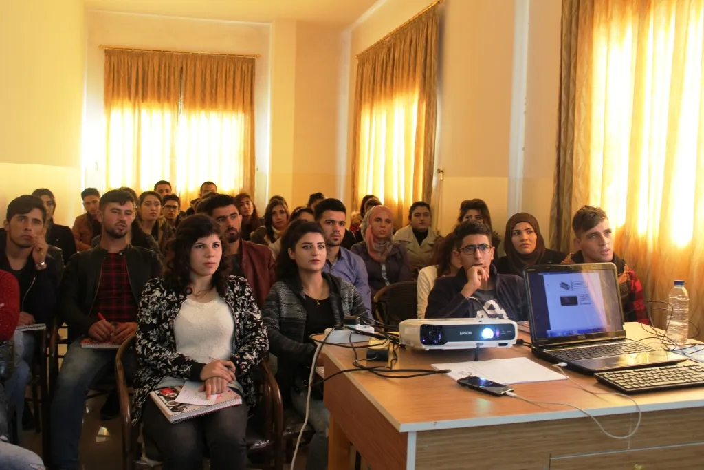 Beşa Biyolojiyê di Zanîngeha Kobanê de hate vekirin