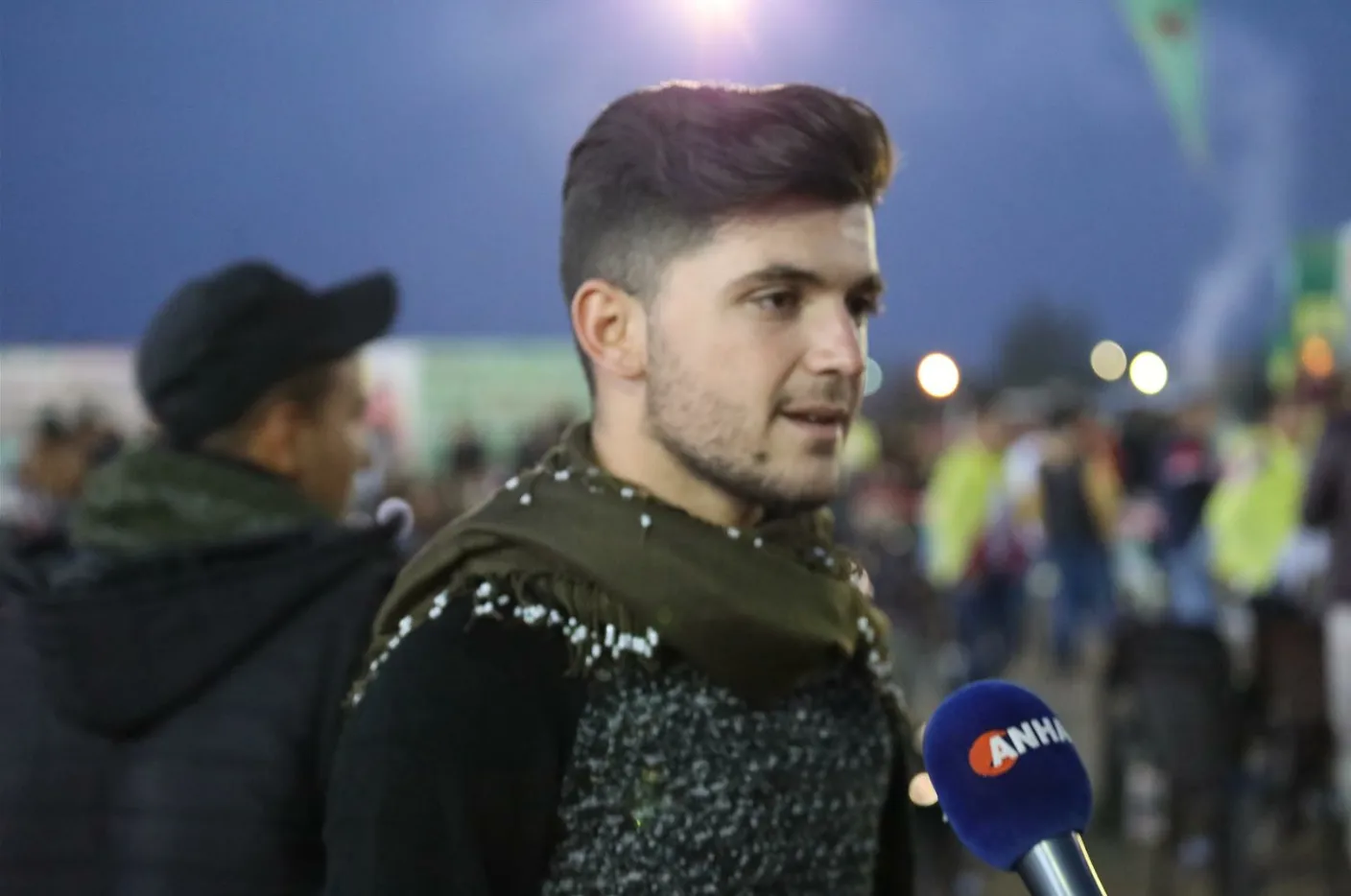 Ciwanên Rojava: Pêşengên me nûnertiya vîna me dikin
