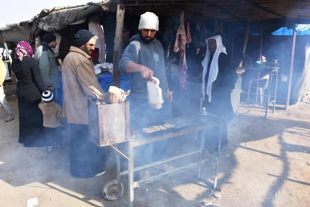 Sûkên gelêrî li Dêrazorê bûye meqseda şêniyan