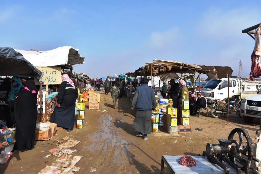 Sûkên gelêrî li Dêrazorê bûye meqseda şêniyan