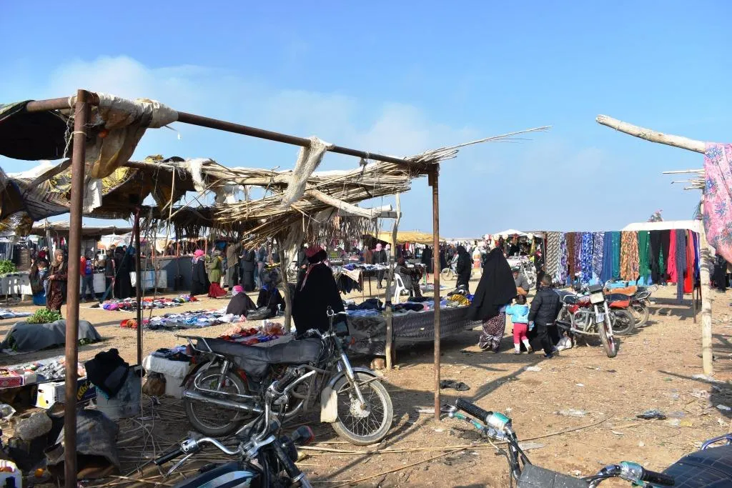 Sûkên gelêrî li Dêrazorê bûye meqseda şêniyan