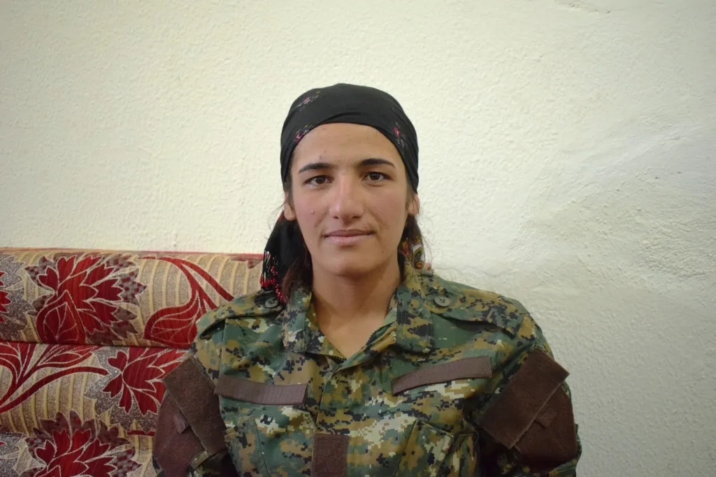 Şervanên YPJ’ê: Em amade ne gel ji êrîşên Tirkiyeyê biparêzin