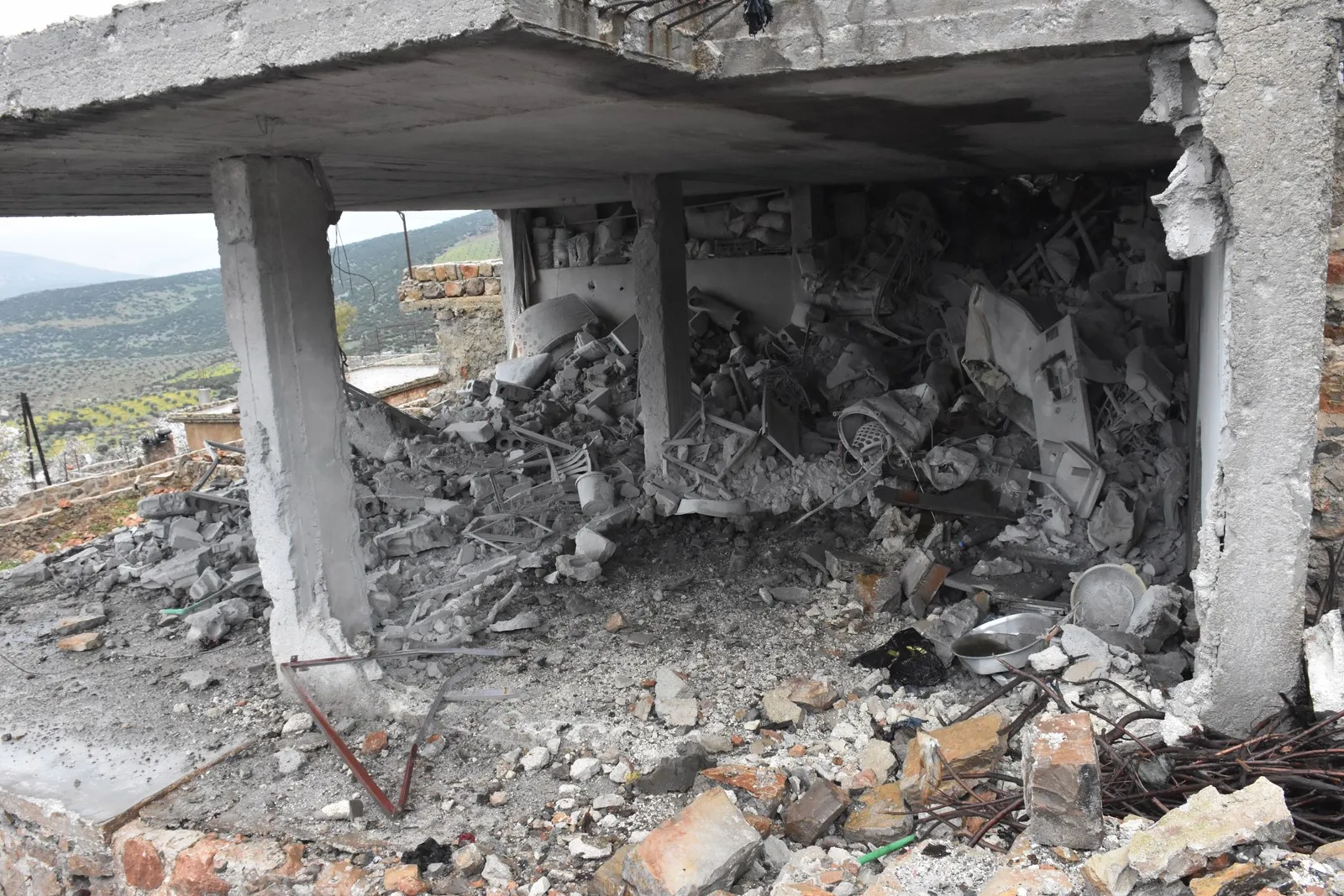 Koma hiqûqnasan li Efrînê 920 sûcên şer belge kirin