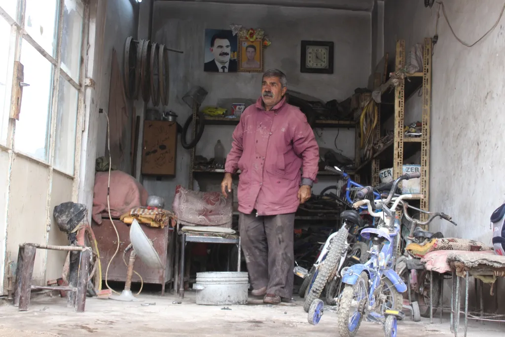 Da ku kenên zarokan bibîne, pîşeya xwe bernade