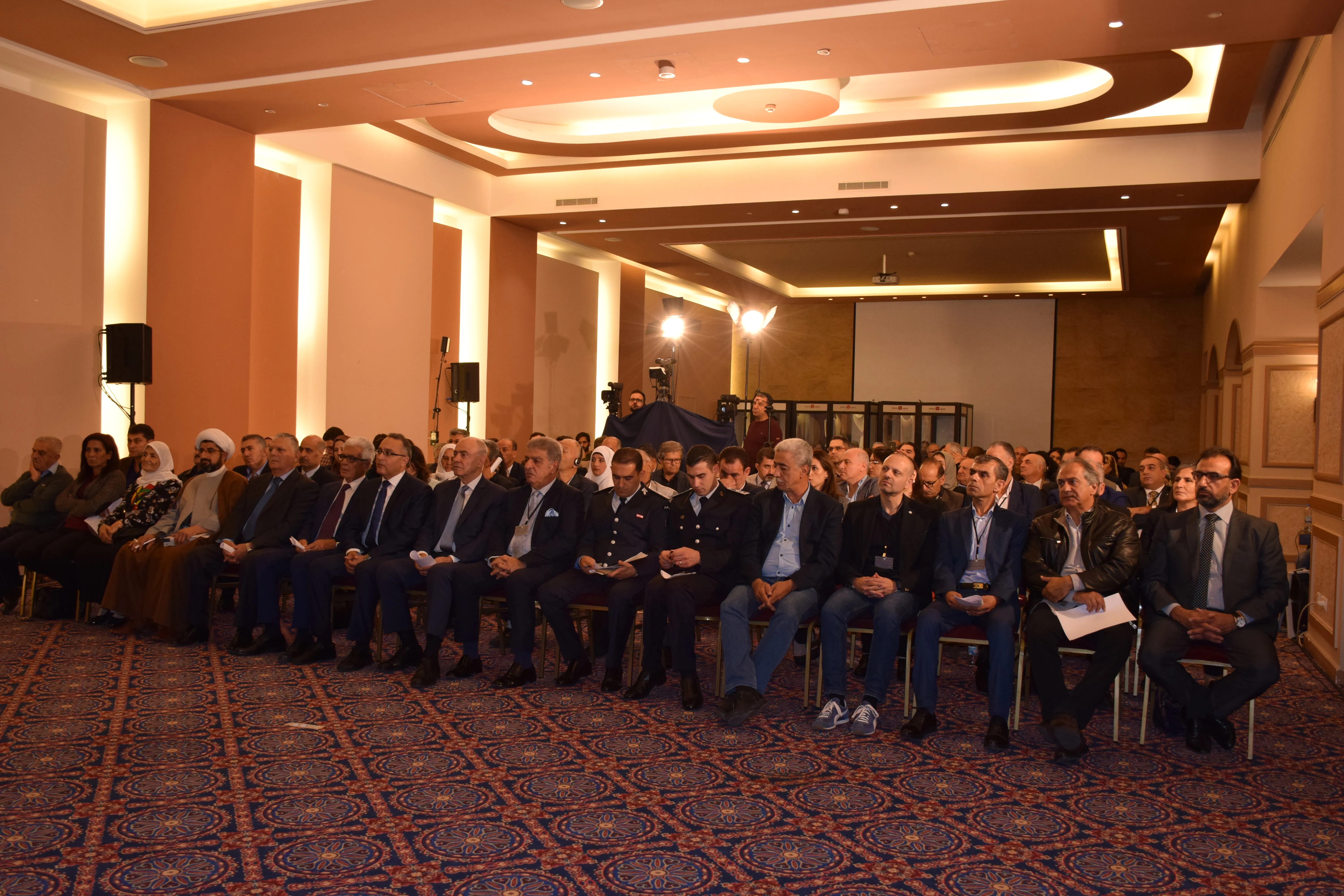Kongreya "Krîza şaristaniyê û rêya ber bi modernîteya demokratîk ve li Rojhilata Navîn" dest pê kir