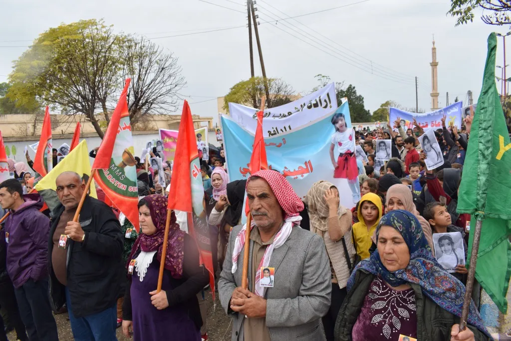 Girê Spî li dijî dagirkeriya Tirk xwepêşandanek dest pê kirin