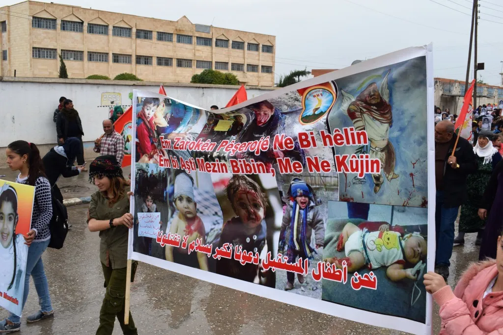 Girê Spî li dijî dagirkeriya Tirk xwepêşandanek dest pê kirin