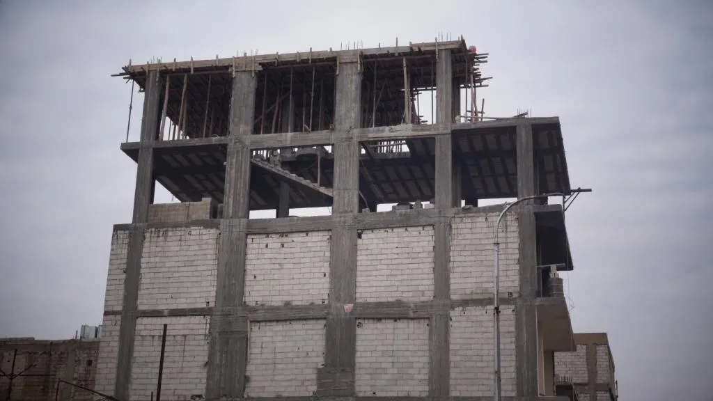 Piştî vegera şêniyan tevgera avakirinê li Reqayê geş bûye