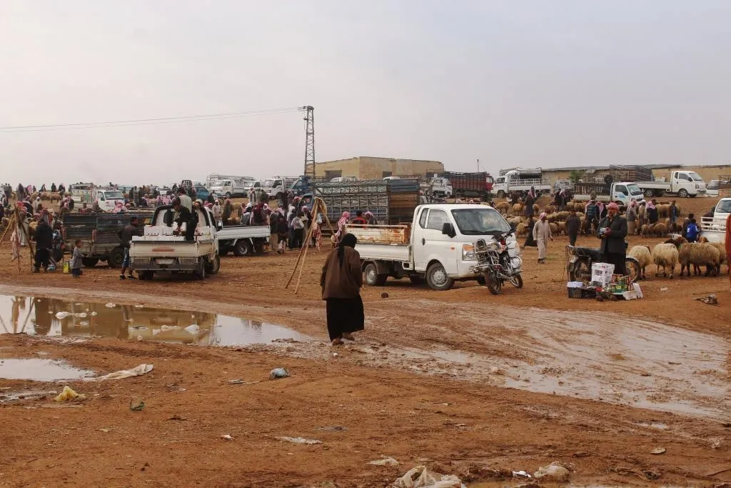 Sûkên gelêrî jêder û meqseda şêniyên Reqayê ne