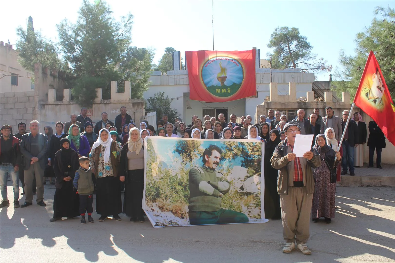 Malbatên şehîdan: Siyaseta Amerîka li hemberî têkoşerên azadiyê şermezar kirin