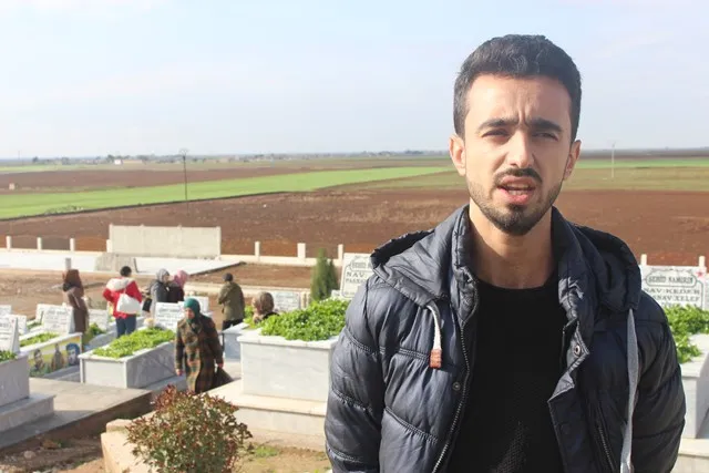 Mamosteyên Tirbespiyê goristana şehîdan paqij kir