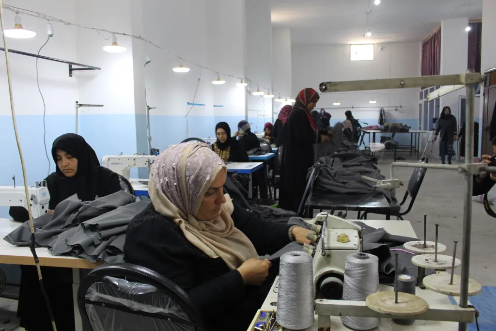 Projeyên jinan li Minbicê rewşa aboriyê geş dikin