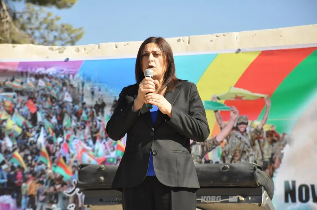 Şahiya Roja Kobanê ya Cîhanê bi dîmenên hunerî bi dawî bû