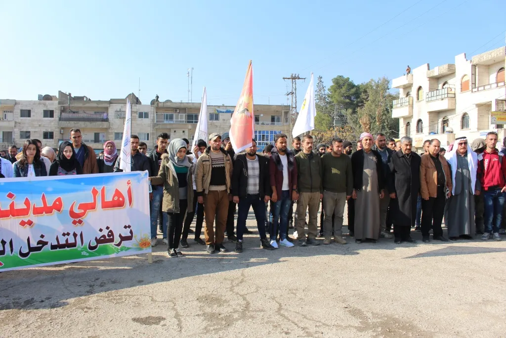 Jinên Minbicê ji bo Roja Têkoşîna li dijî Şîdeta li ser Jinan çalakî lidar xistin
