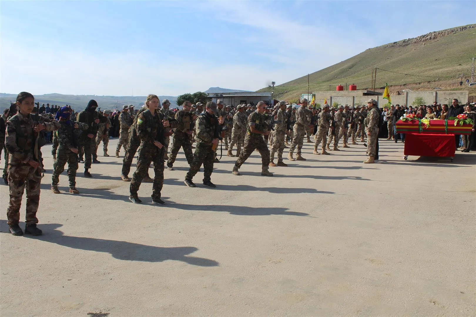 Bi hezaran welatiyan şehîd Xebat û şehîd Şahîn derbasî Başûr kirin