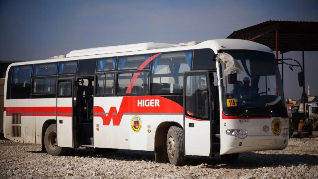 Otobusên nû ji bo veguhastina hundirîn gihaştin Reqayê