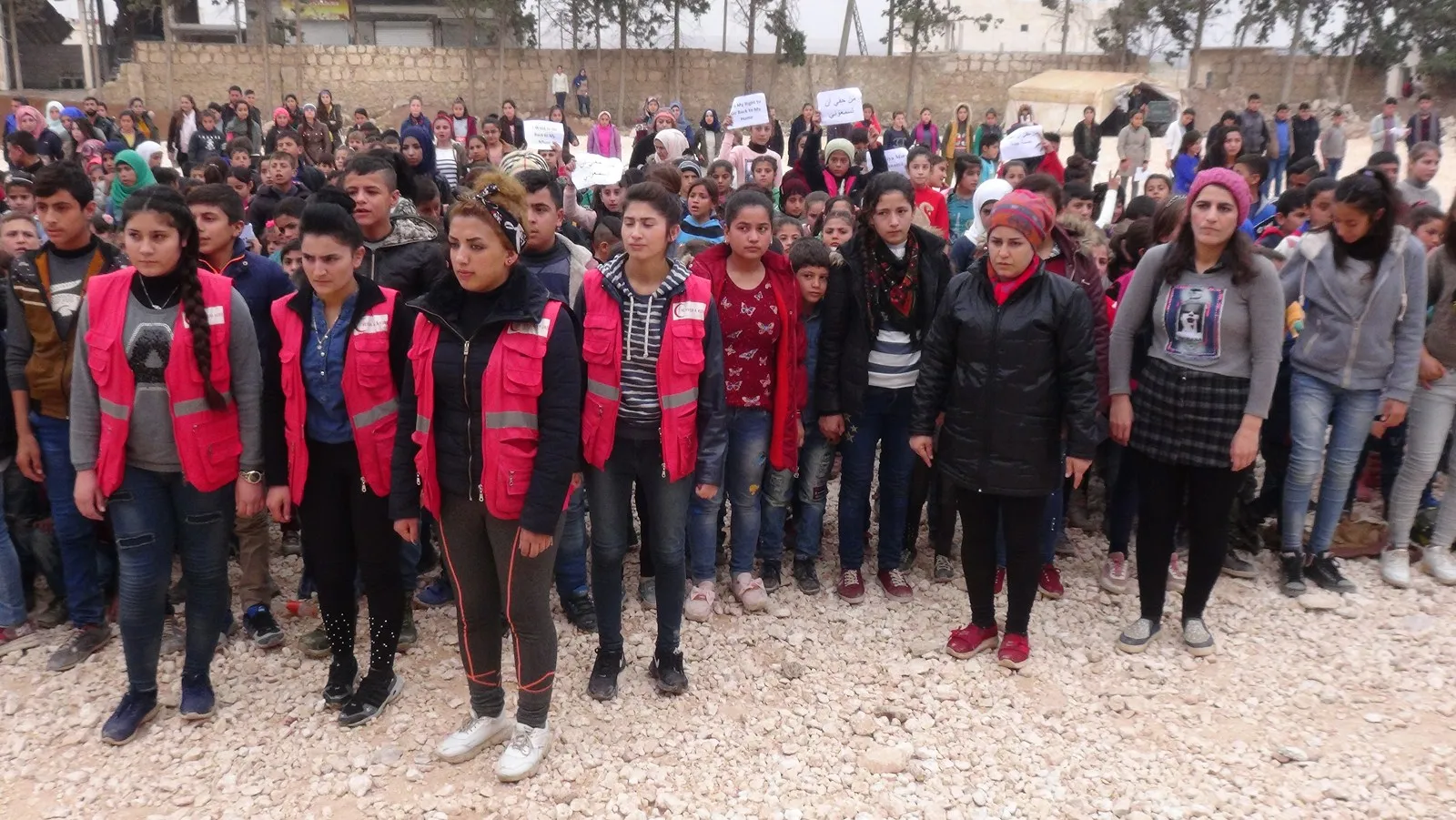 Zarokên Efrîn û Şehba şahiya roja xwe lidar dixin