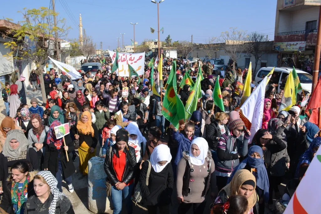 Bi boneya 25’ê Mijdarê li gelek navendên Bakurê Sûriyê meş hatin lidarxistin