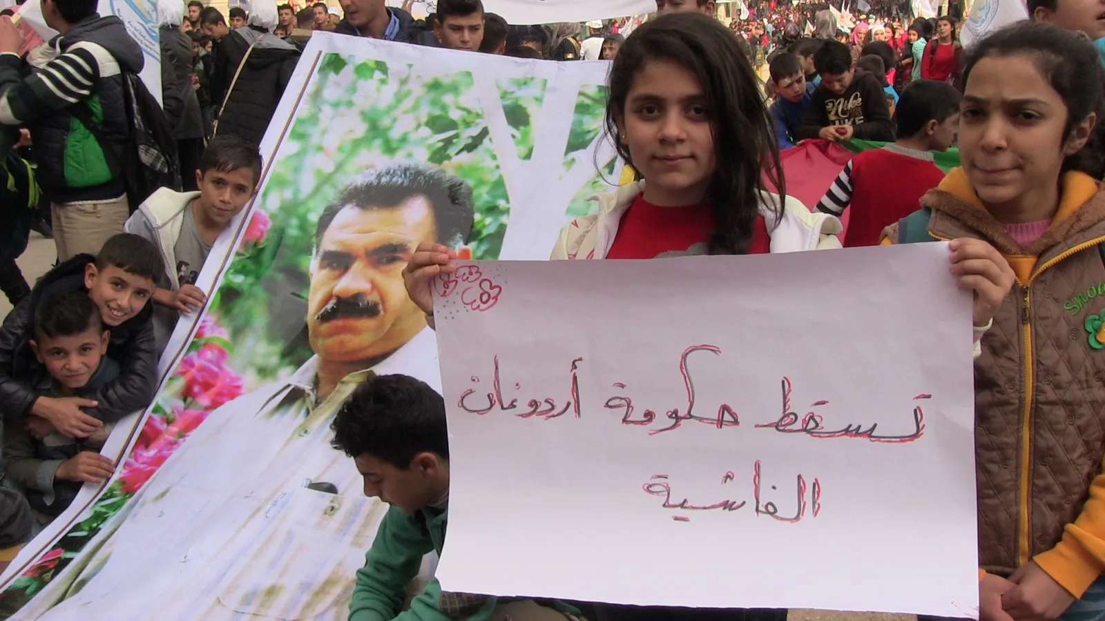 Xwendekarên Helebê azadiya Ocalan xwest