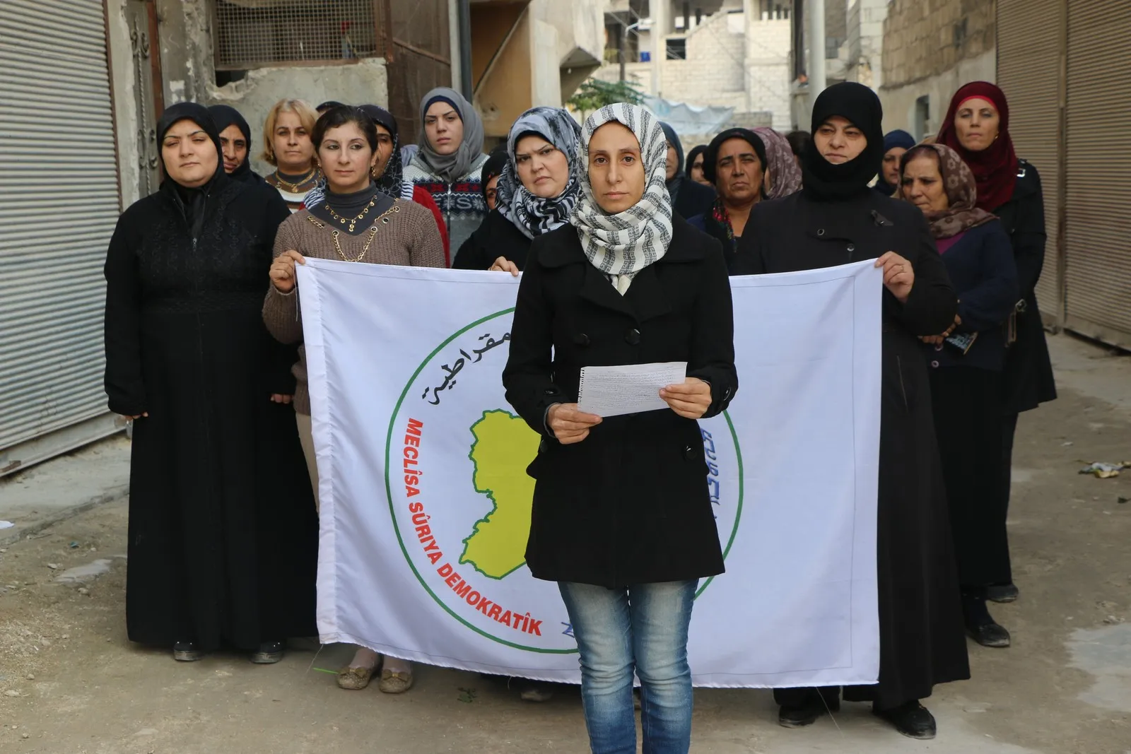 ‘Destwerdanên derve serweriya dewletan di Sûriyeyê de armanc dikin’
