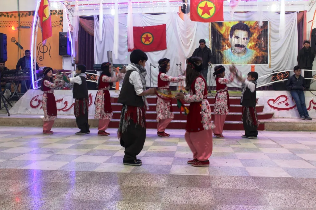 Gelê Rojava salvegera damezrandina PKK`ê pîroz kir 